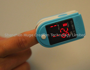 ประเทศจีน เครื่องวัดความอิ่มตัวของออกซิเจนแบบมืออาชีพที่มีสีสันพร้อมจอแสดงผล LCD ผู้ผลิต